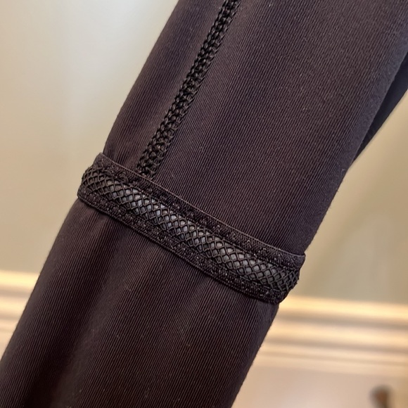 Lululemon Like New Black Half Zip Pullover - Picture 2 of 7